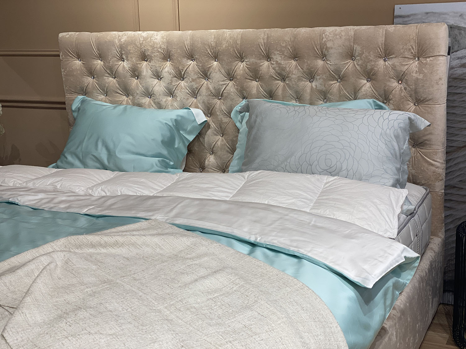 ALFABED VISION Сristale Swarovski Patul Cu Mecanism De Ridicare (Set de masa oglinda pat)5