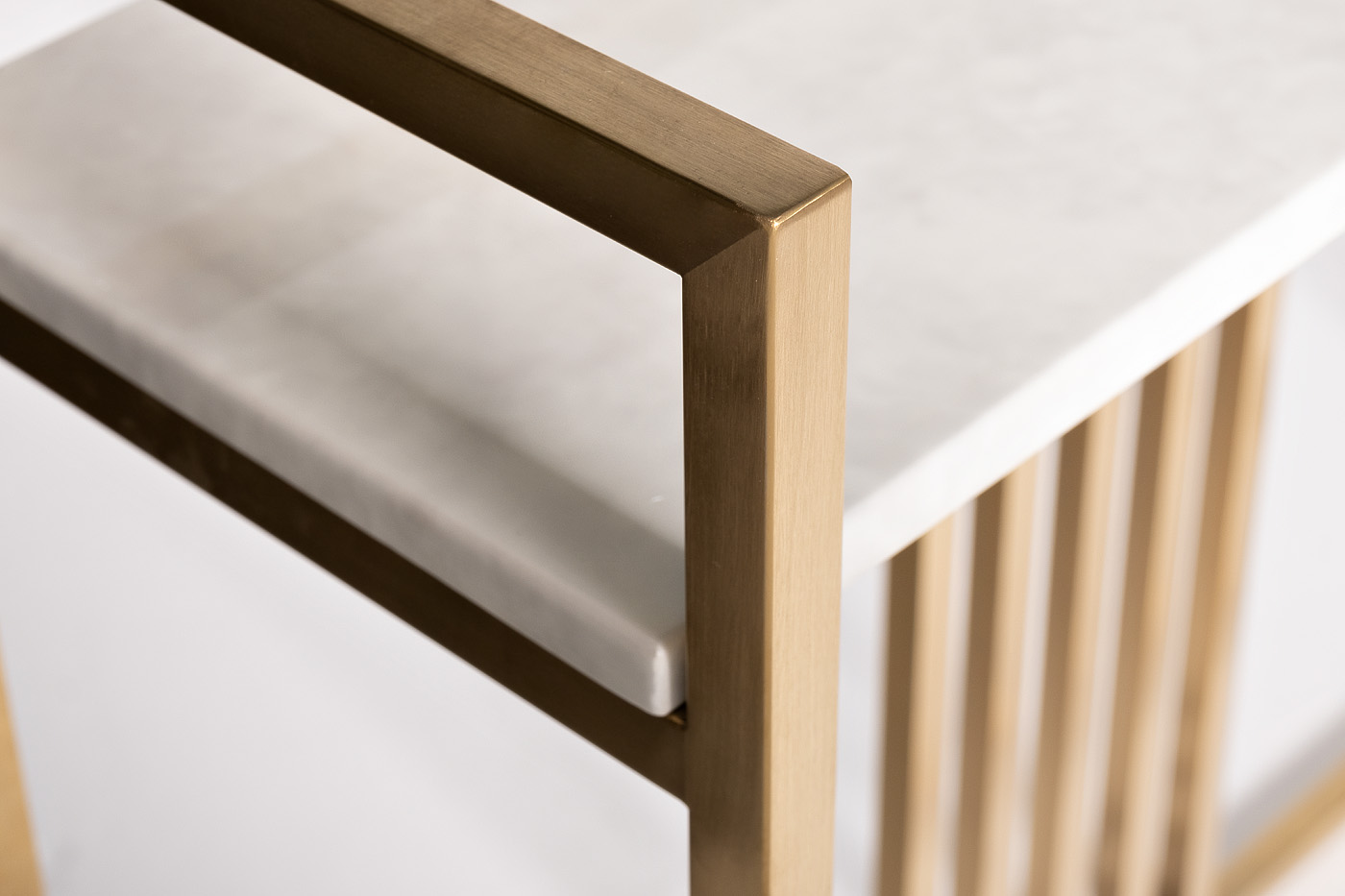 Консоль Misty Nuova иск.мрам/мат.зол 47ED-182KONS-ZOL2