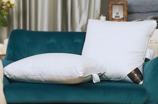 Pernă trois couronnes duke cosy