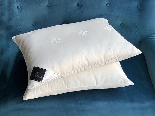 Подушка Trois Couronnes Mao L