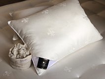 Pernă trois couronnes luxury selection cashmere