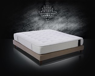 Saltea trois couronnes queen