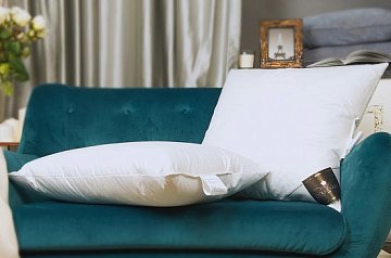 Pernă trois couronnes duchess cosy